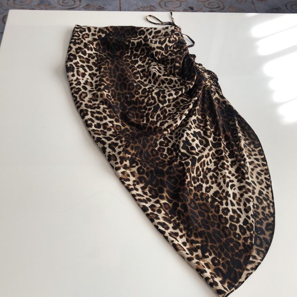 Veronica beard ruched silky skirt - Picture 1 of 6